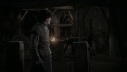 extant_GameOfThrones_1x01-WinterIsComing_3861