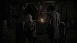 extant_GameOfThrones_1x01-WinterIsComing_3886