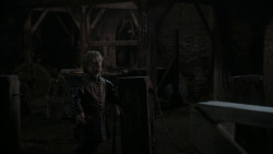 extant_GameOfThrones_1x01-WinterIsComing_3922