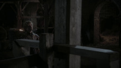 extant_GameOfThrones_1x01-WinterIsComing_3925