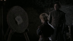 extant_GameOfThrones_1x01-WinterIsComing_3973