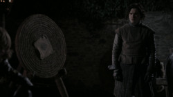 extant_GameOfThrones_1x01-WinterIsComing_3996
