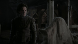 extant_GameOfThrones_1x01-WinterIsComing_4013