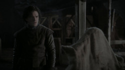 extant_GameOfThrones_1x01-WinterIsComing_4014