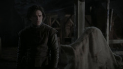 extant_GameOfThrones_1x01-WinterIsComing_4015