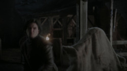extant_GameOfThrones_1x01-WinterIsComing_4017