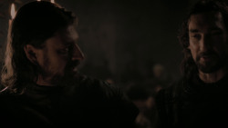 extant_GameOfThrones_1x01-WinterIsComing_4035