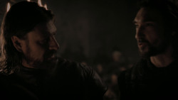 extant_GameOfThrones_1x01-WinterIsComing_4036