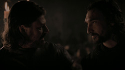 extant_GameOfThrones_1x01-WinterIsComing_4039