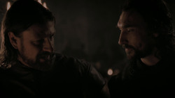 extant_GameOfThrones_1x01-WinterIsComing_4043