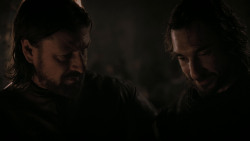 extant_GameOfThrones_1x01-WinterIsComing_4097