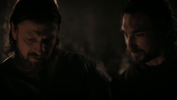 extant_GameOfThrones_1x01-WinterIsComing_4103