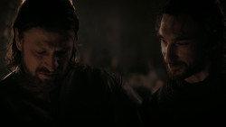 extant_GameOfThrones_1x01-WinterIsComing_4105