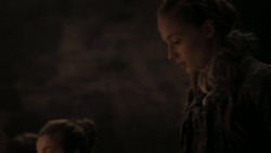 extant_GameOfThrones_1x01-WinterIsComing_4258