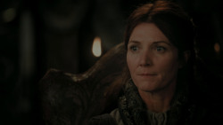extant_GameOfThrones_1x01-WinterIsComing_4353