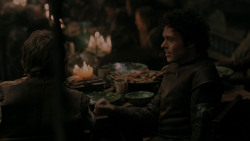 extant_GameOfThrones_1x01-WinterIsComing_4357