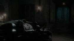 extant_GameOfThrones_1x01-WinterIsComing_4385