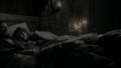 extant_GameOfThrones_1x01-WinterIsComing_4395