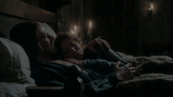 extant_GameOfThrones_1x01-WinterIsComing_4471