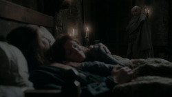 extant_GameOfThrones_1x01-WinterIsComing_4483