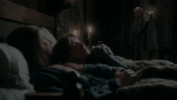 extant_GameOfThrones_1x01-WinterIsComing_4484