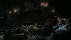 extant_GameOfThrones_1x01-WinterIsComing_4495