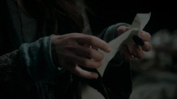 extant_GameOfThrones_1x01-WinterIsComing_4516