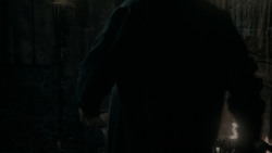 extant_GameOfThrones_1x01-WinterIsComing_4550