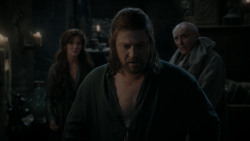 extant_GameOfThrones_1x01-WinterIsComing_4632