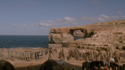 extant_GameOfThrones_1x01-WinterIsComing_4712