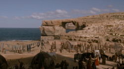 extant_GameOfThrones_1x01-WinterIsComing_4714