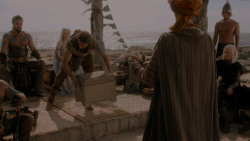 extant_GameOfThrones_1x01-WinterIsComing_4762