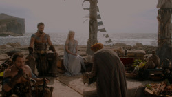extant_GameOfThrones_1x01-WinterIsComing_4767