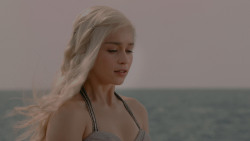 extant_GameOfThrones_1x01-WinterIsComing_4771
