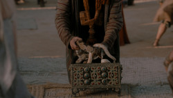 extant_GameOfThrones_1x01-WinterIsComing_4772