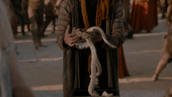 extant_GameOfThrones_1x01-WinterIsComing_4774
