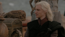 extant_GameOfThrones_1x01-WinterIsComing_4801