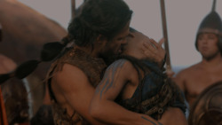 extant_GameOfThrones_1x01-WinterIsComing_4803
