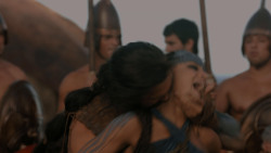 extant_GameOfThrones_1x01-WinterIsComing_4805