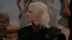 extant_GameOfThrones_1x01-WinterIsComing_4816