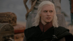 extant_GameOfThrones_1x01-WinterIsComing_4821
