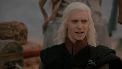 extant_GameOfThrones_1x01-WinterIsComing_4823