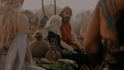 extant_GameOfThrones_1x01-WinterIsComing_4826