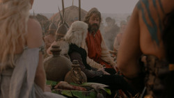 extant_GameOfThrones_1x01-WinterIsComing_4828