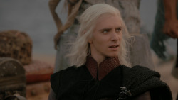 extant_GameOfThrones_1x01-WinterIsComing_4833