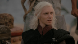 extant_GameOfThrones_1x01-WinterIsComing_4834