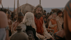 extant_GameOfThrones_1x01-WinterIsComing_4835