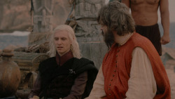 extant_GameOfThrones_1x01-WinterIsComing_4838