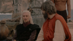 extant_GameOfThrones_1x01-WinterIsComing_4839