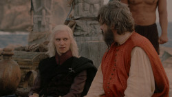 extant_GameOfThrones_1x01-WinterIsComing_4843